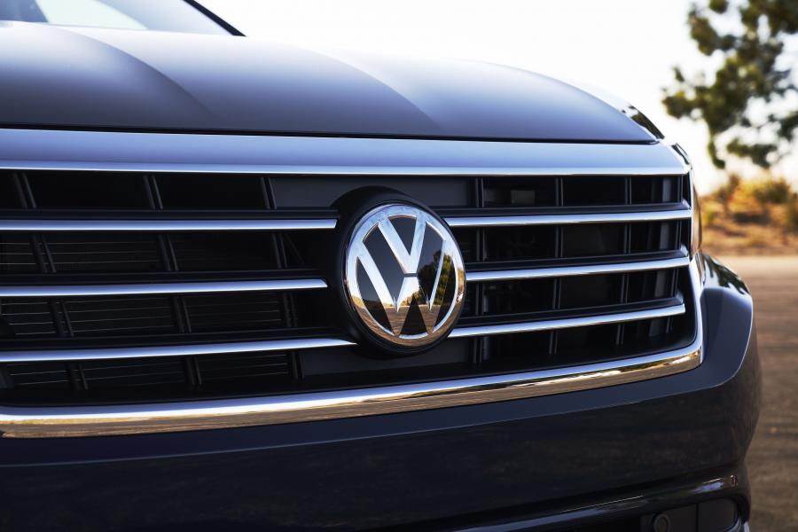 Логотип Volkswagen Passat (NMS) 2019 года  (NA) (фото 13 из 40)
